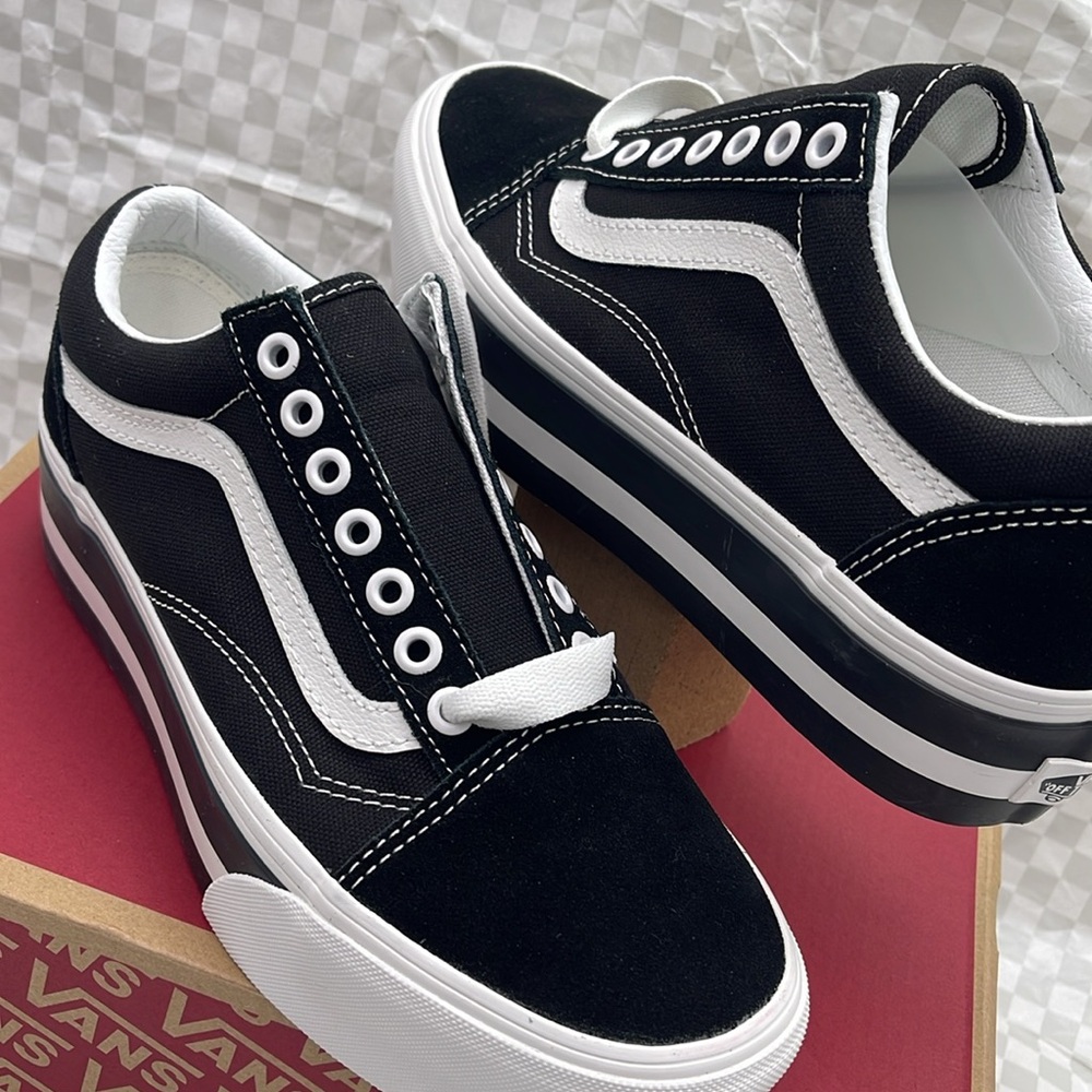 Vans Men’s Platform Sneakers Old Skool Stackform
Smarten Up Black/Wt
VN0009PZBZW - Picture 12 of 16